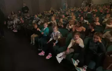 Dzieci z grupy 2 na widowni