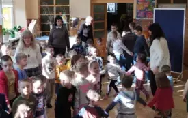 wsp&oacute;lny taniec w kole