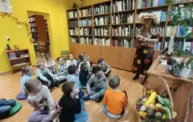 Grupa V w bibliotece 4