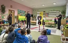 Zajęcia ze Strażą Miejską na temat bezpieczeństwa na drodze 6