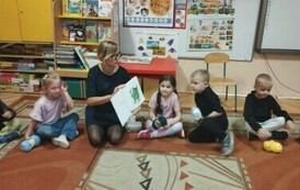 Pani Monika prowadzi zajęcia dla grupy VI