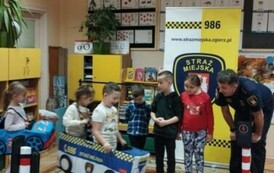 Dzieci czekają na swoją kolej
