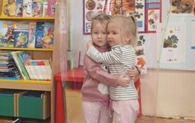Pola i Iza w bańce
