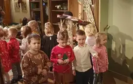 Ignaś, Kacper, Pola i Szymon grają na tr&oacute;jkąty