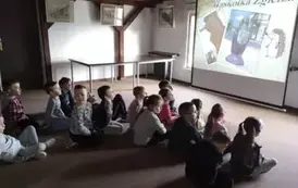 Dzieci z grupy V w muzeum 4