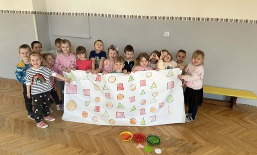 Zdjęcie do Kolory, figury... zajęcia w gr. 2